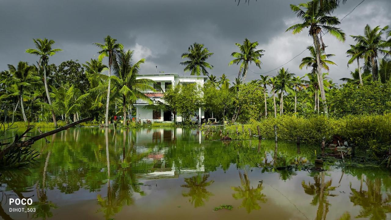 Aqua Green Home Stay Munroe Island Exterior photo
