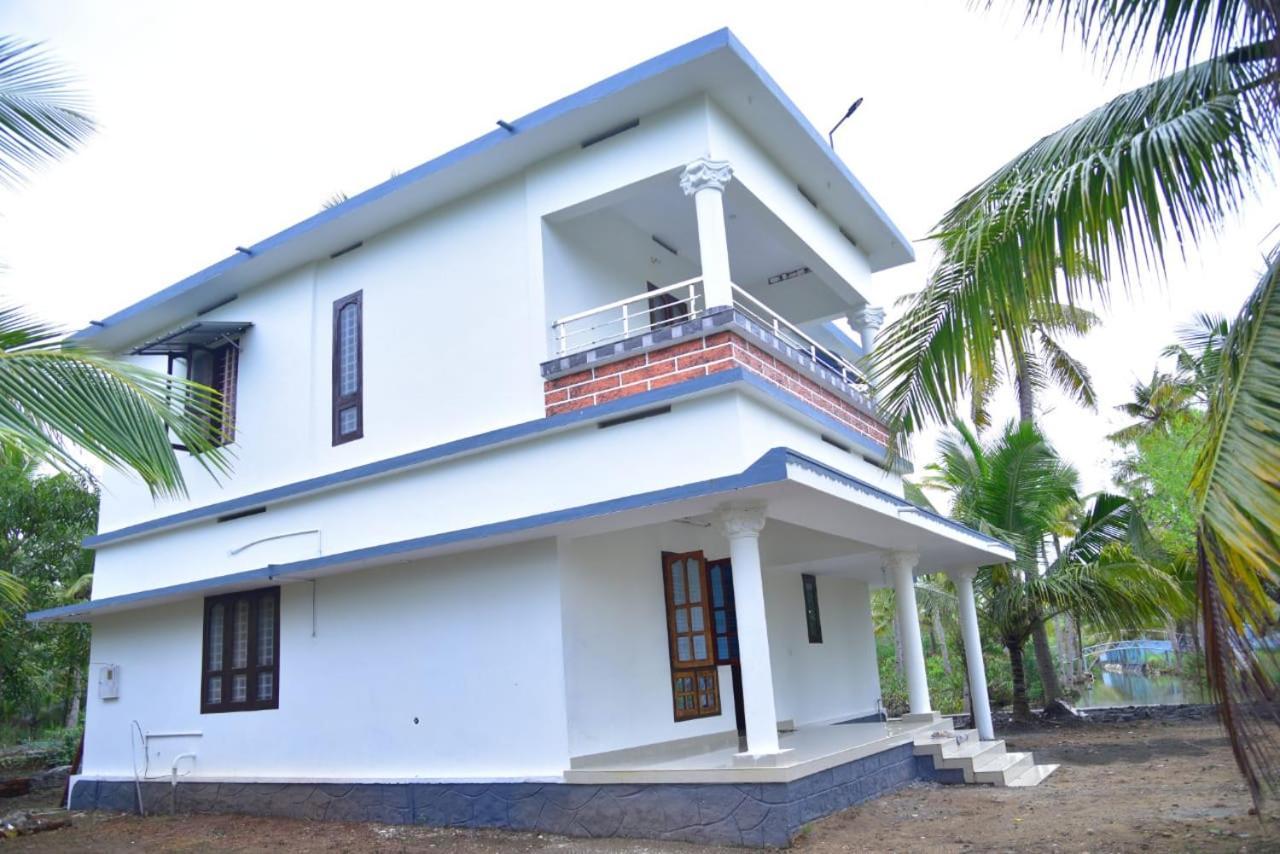 Aqua Green Home Stay Munroe Island Exterior photo