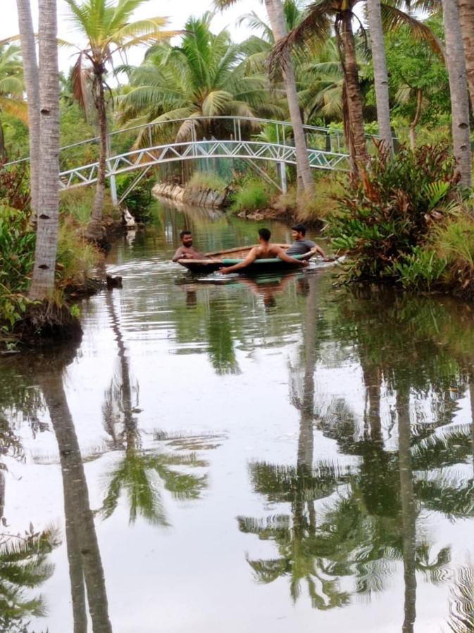 Aqua Green Home Stay Munroe Island Exterior photo